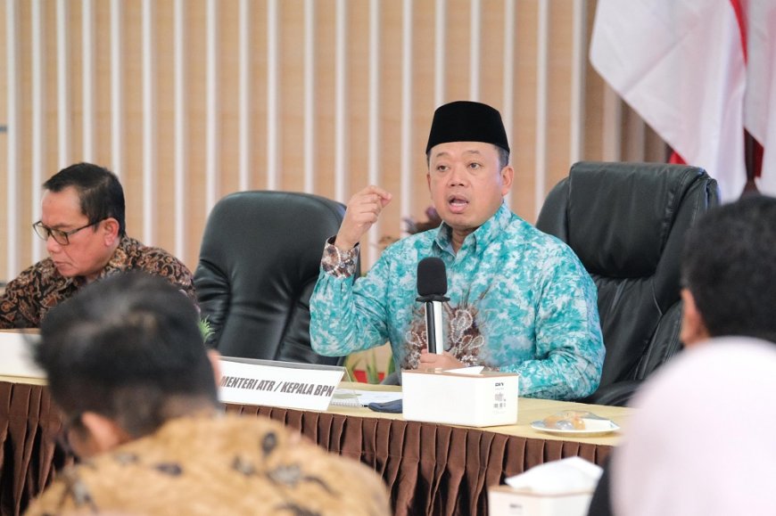 Beri Pengarahan di Kalsel, Menteri Nusron Minta Jajaran Atasi Gap dalam Sertipikasi Tanah