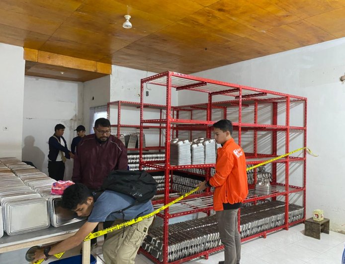 Kasus Keracunan Makanan ‘MBG’ di Bangkep: Kantor SPPG Disegel,  44 Siswa Masih Dirawat