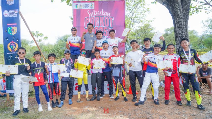 Palu Timur Juara Umum Balap Sepeda Porkot VI Palu 2025