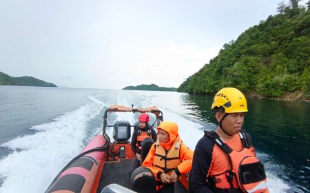 Basarnas Cari Nelayan Yang Jatuh di Perairan Pulau Bone Uliuno