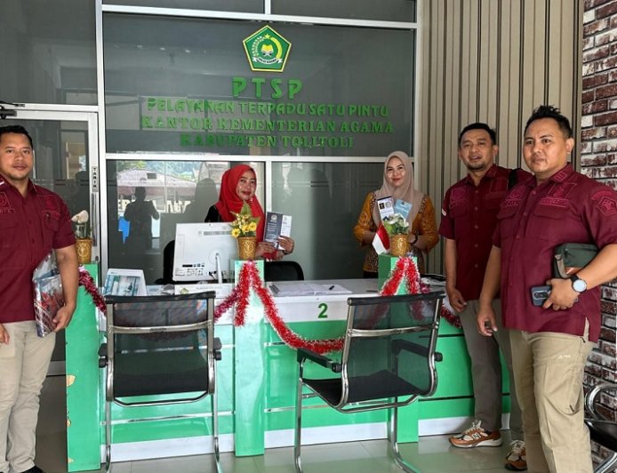Imigrasi Palu Sebarkan Informasi Keimigrasian Door to Door di Tolitoli