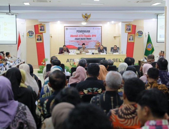 Beri Pengarahan di Kanwil BPN Provinsi Sulsel, Menteri Nusron: Tegas Jalankan Prinsip dan Luwes dalam Melayani