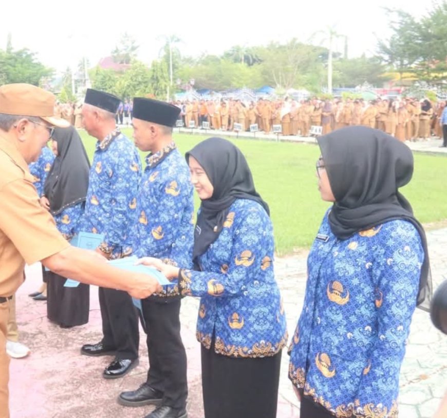 Wabup Poso Serahkan SK PPPK Tahap Dua 2024