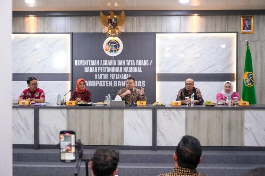 Tinjau Kantah Kabupaten Banyumas, Wamen Ossy Tekankan Pentingnya Peningkatan Kualitas Layanan