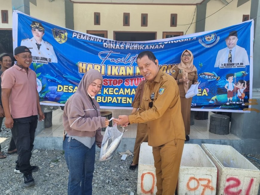 Dinas KP Donggala Salurkan  1,2 Ton Ikan ke Keluarga Resiko Stunting di Desa Bale