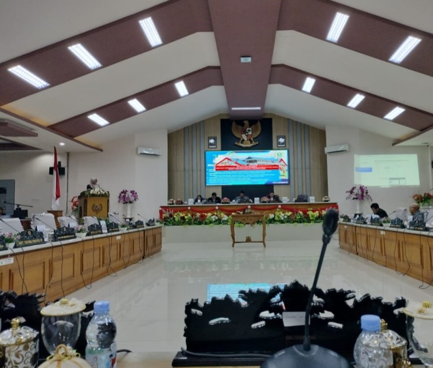 Miris Rapat Paripurna Sepi Anggota DPRD Poso