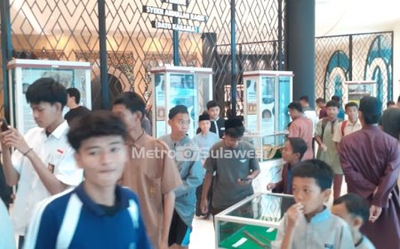 Warga Antusias Kunjungi Galeri Sejarah Islam Sulteng di Masjid Raya Baitul Khairaat