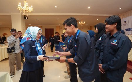 Nilam Sari Lawira Lantik DPC NasDem se-Kota Palu, Fokus pada Penguatan Demokrasi