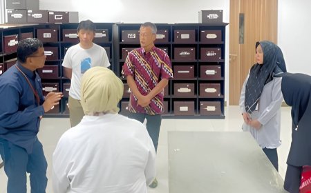 Akademisi Jepang Kagumi Museum Zoologicum Untad