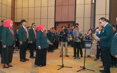 Reny Lamadjido Resmi Dilantik sebagai Ketua IDI Sulteng