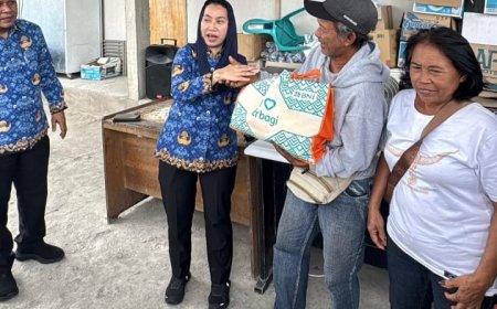 Ratusan Tenaga Kebersihan Terima Bantuan