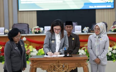 Bupati-DPRD Poso Teken Persetujuan Bersama Perubahan Perda Pajak
