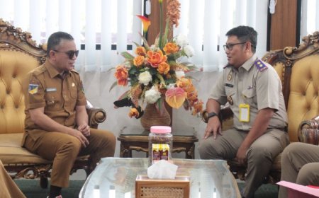 Amankan Aset Daerah, Kantah Palu Serahkan 50 Sertipikat dan Diskusikan Penyesuaian Nilai Tanah untuk Genjot PAD 2026