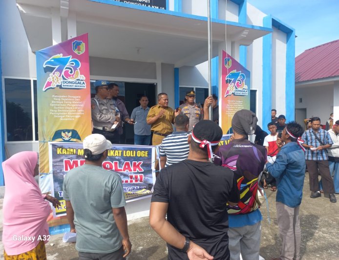 Polisi Kawal Demo Tambang Galian C Di Loli Oge