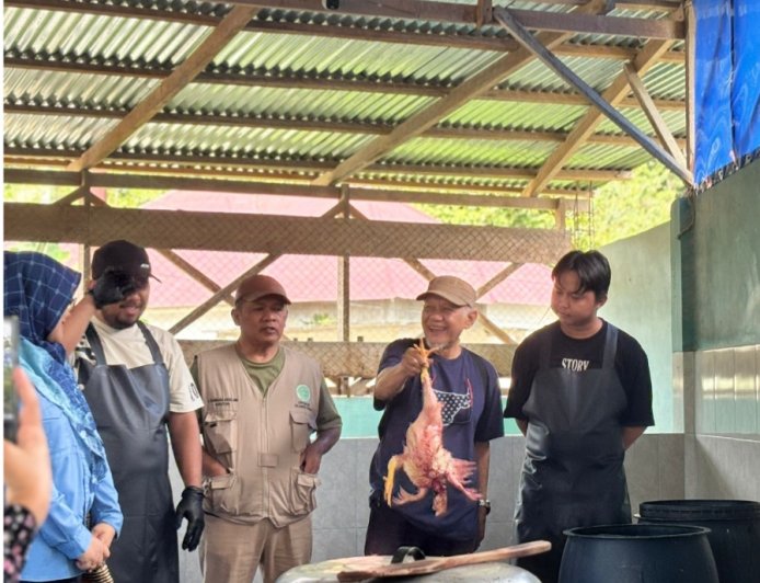 Kemenag Poso Dampingi Audit Halal di Rumah Potong Unggas