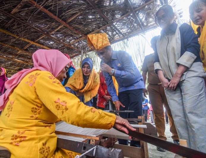 Networking of Tenun Towale Dorong Tenun Donggala ke Pasar Internasional