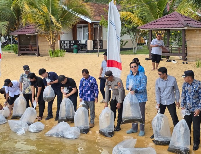Restocking 5.000 Ekor Sidat di Danau Poso Jadi yang Terbesar di Sulawesi