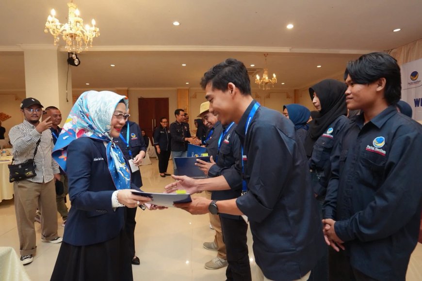 Nilam Sari Lawira Lantik DPC NasDem se-Kota Palu, Fokus pada Penguatan Demokrasi