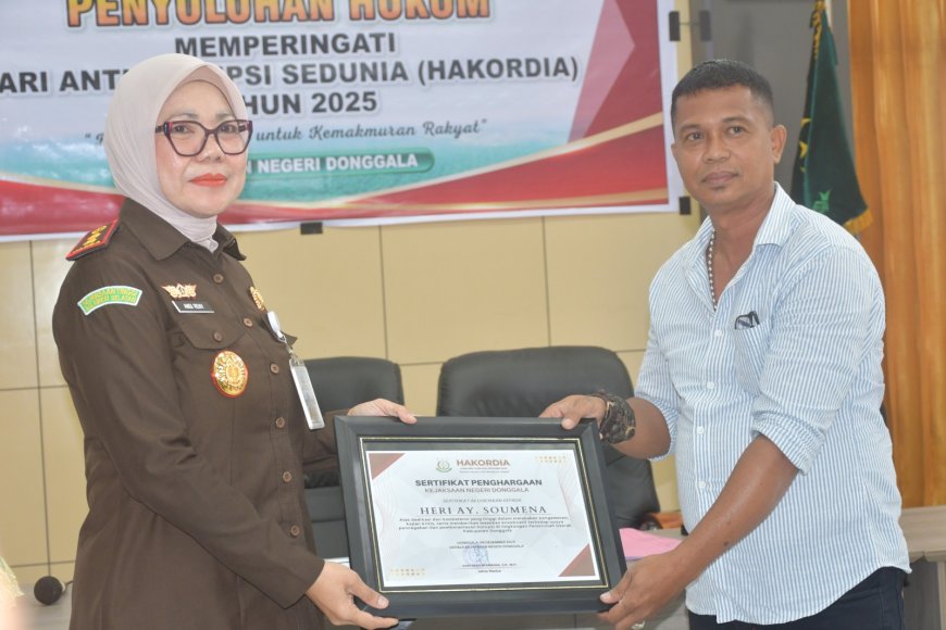 Sering Demo Kejari Donggala, Pegiat Antikorupsi Dapat Penghargaan