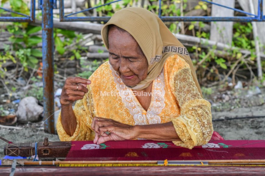 Tenun Donggala Didorong ke Pasar Internasional