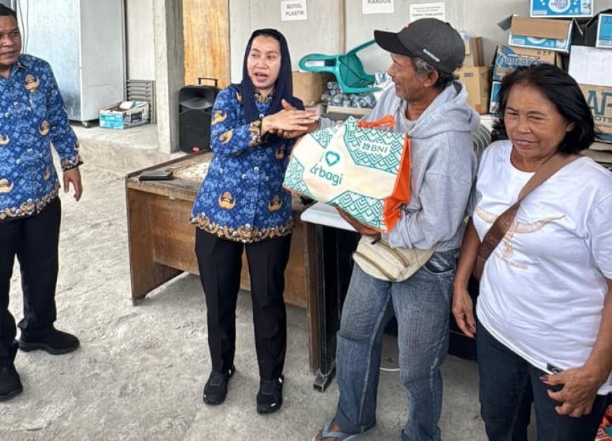 Ratusan Tenaga Kebersihan Terima Bantuan