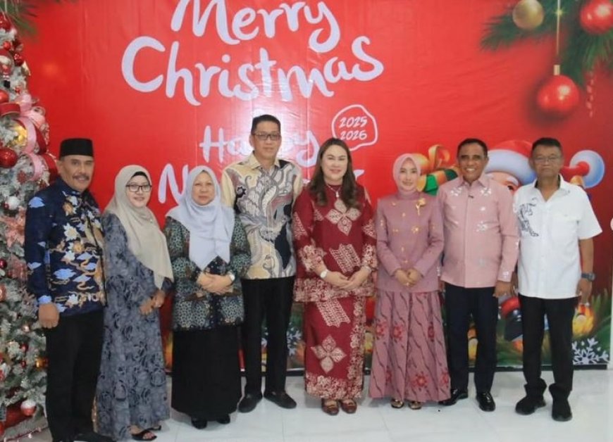 Momen Natal, Rumah Bupati Vera Diserbu Pejabat, Gubernur dan Wagub Ikut Sumbang Lagu