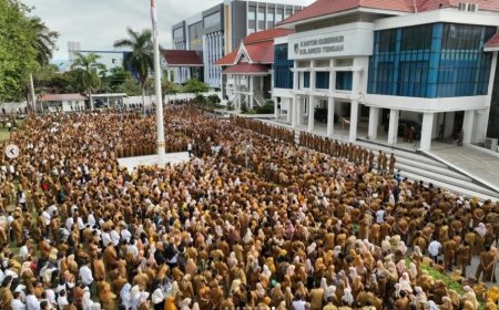 Pesan Gubernur Anwar di Hadapan Ribuan ASN: Negara Membiayai Kita Untuk Melayani Rakyat