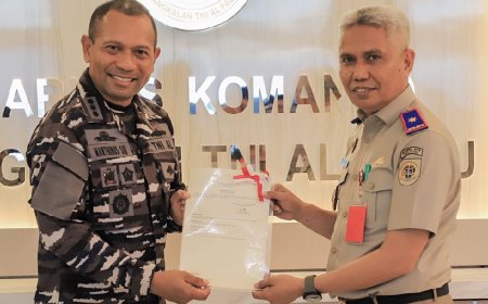 BPN Sulteng Serahkan Sertipikat Tanah ke Lanal Palu, Disaksikan Kakantah Kota Palu