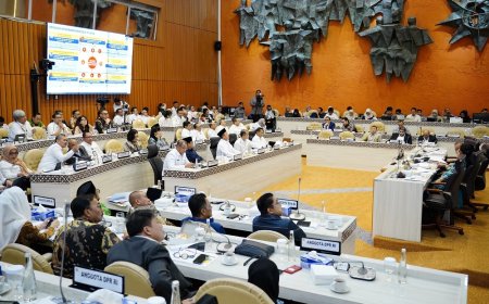 Raker Bersama Pansus DPR RI, Menteri Nusron Targetkan Kebijakan Satu Peta Rampung Lebih Cepat