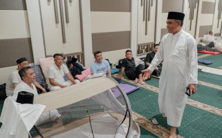 Anwar Hafid Gelar Retret Kepala Dinas di Masjid Raya Baitul Khairaat