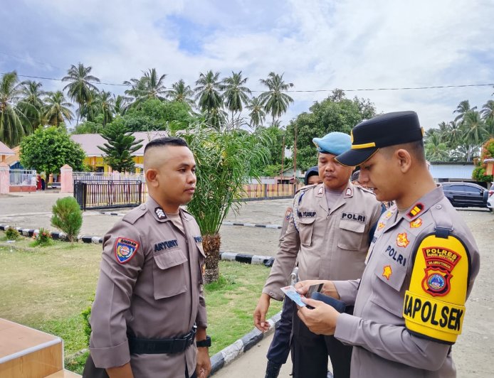 Kapolsek Tinombo Perkuat Disiplin dan Profesionalisme
