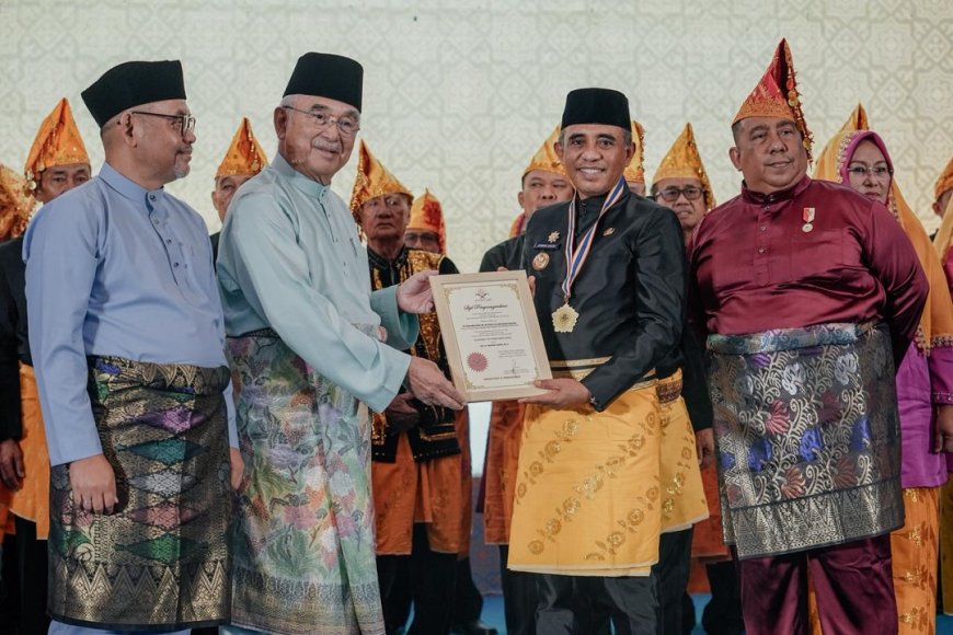 Anwar Hafid Dilantik Jadi Ketua DMDI Sulawesi Tengah