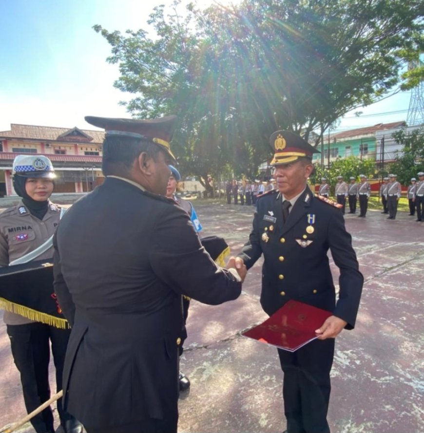 Sejumlah Personel Polres Poso Dapat Satya Lencana Pengabdian