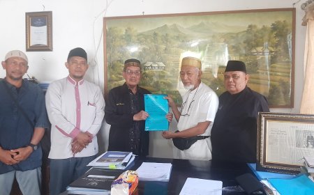 Karman Karim Wakafkan Tanah Untuk Kantor MUI Poso