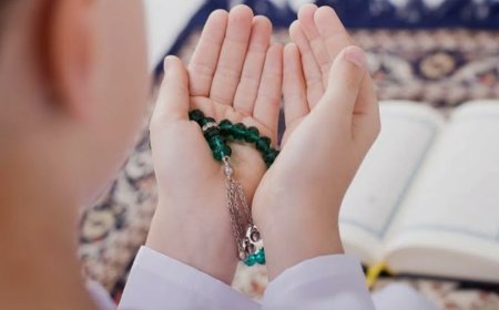 Merawat Kekhusyukan Tarawih: Dzikir di Antara Rakaat dalam Khazanah Ulama