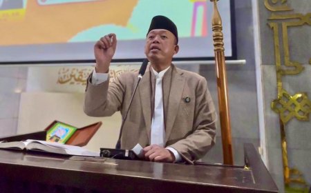 Kajian Tarawih di Masjid UI, Menteri Nusron Bicara Sanad Keilmuan dan Etika Kepemimpinan