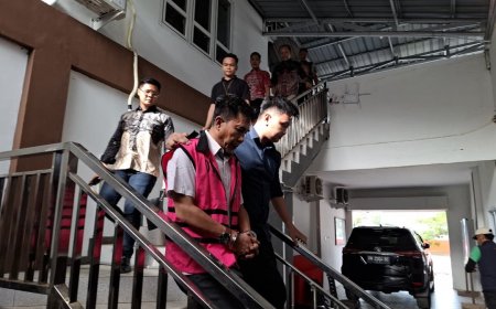 Mantan Kadishub Morut Terseret Korupsi Lampu, Uang Masuk Rekening Istri