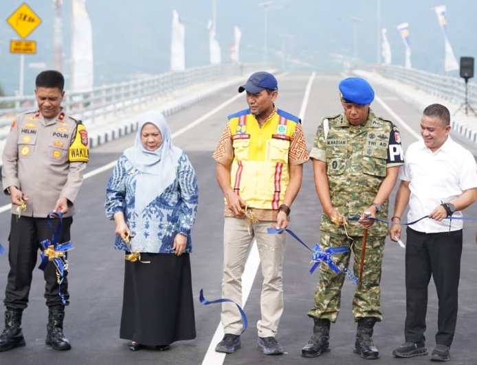 Jembatan Palu IV Kini Bisa Dilalui Pengendara