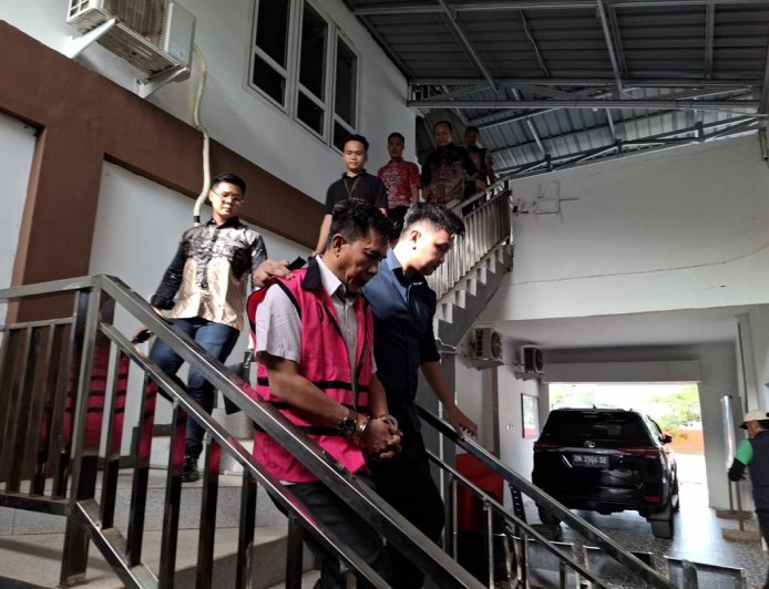 Mantan Kadishub Morut Terseret Korupsi Lampu, Uang Masuk Rekening Istri