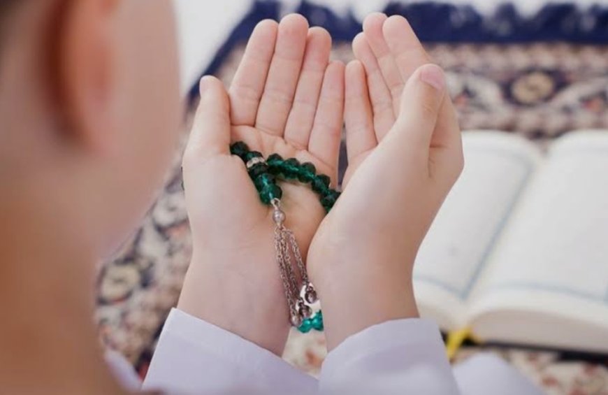 Merawat Kekhusyukan Tarawih: Dzikir di Antara Rakaat dalam Khazanah Ulama