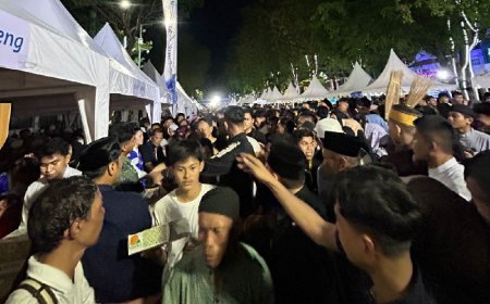 Stand Bank Sulteng Banjir  Pengunjung di Bukber Sulteng Nambaso