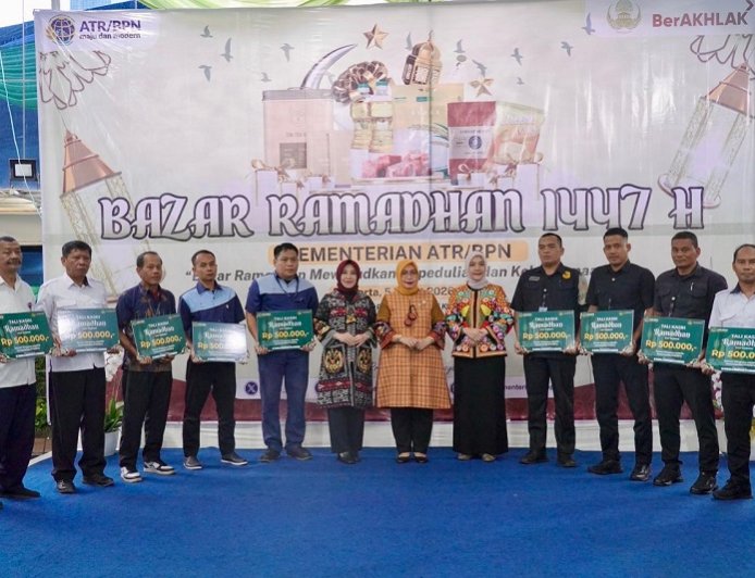 Kementerian ATR/BPN Berikan Santunan untuk Pegawai dalam Momen Bazar Ramadan 1447 H