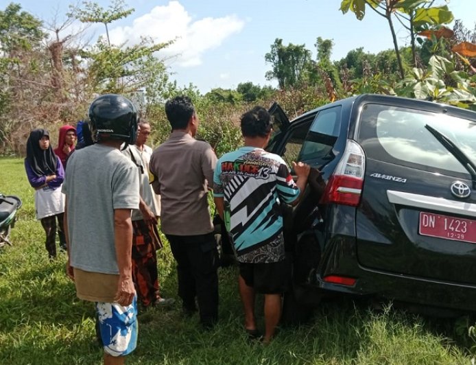 Tabrakan Mobil Dinas vs Motor, Pemotor Tewas di TKP