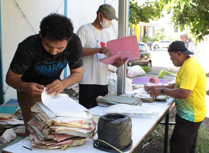 Kantah Kota Palu Melaksanakan Penataan Arsip Pertanahan Serentak di Lingkungan Kantor