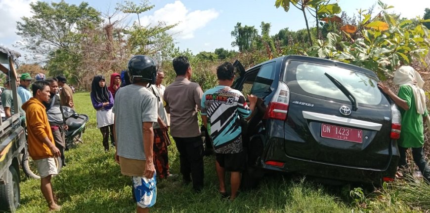 Tabrakan Mobil Dinas vs Motor, Pemotor Tewas di TKP