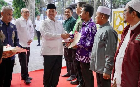 Percepat Sertipikasi Tanah Wakaf, Menteri ATR/Kepala BPN Serahkan 33 Sertipikat untuk Rumah Ibadah di Sulawesi Tengah