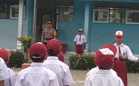Jadi Pembina Upacara, Kapolsek Lore Selatan Tekankan Pentingnya Menghargai Jasa Pahlawan