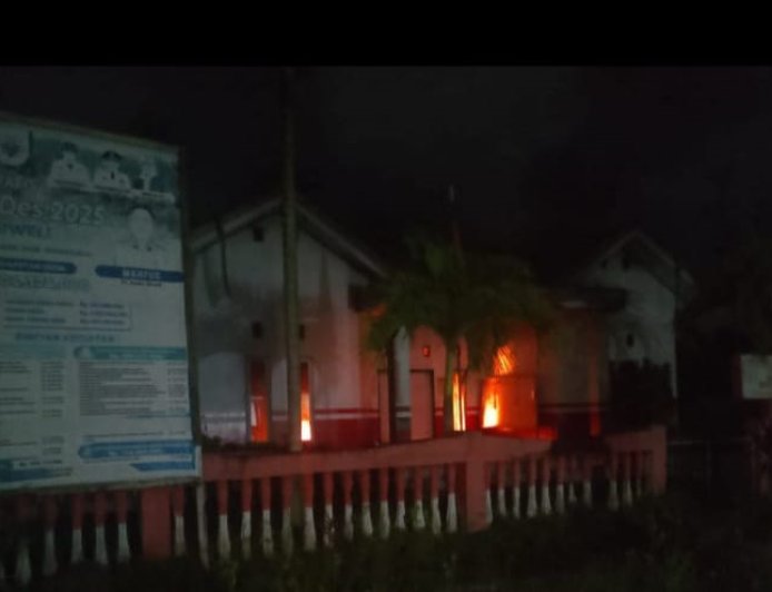 Kantor Desa Siweli Diduga Sengaja Dibakar