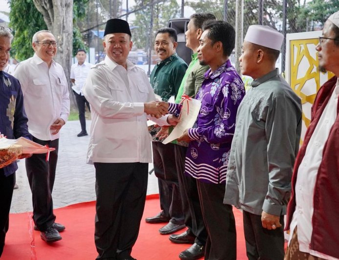 Percepat Sertipikasi Tanah Wakaf, Menteri ATR/Kepala BPN Serahkan 33 Sertipikat untuk Rumah Ibadah di Sulawesi Tengah