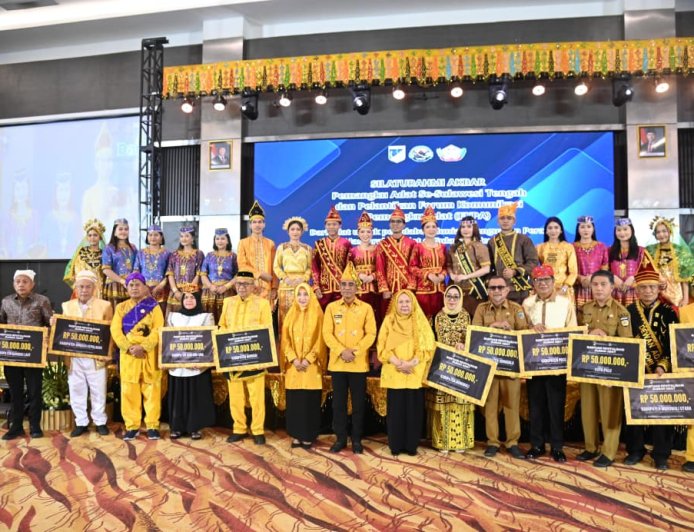 Pemprov Beri Bantuan Revitalisasi Rumah Adat